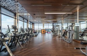 Aktywność fizyczna, basen i sport dla całej rodziny – jak wybrać dobre centrum?